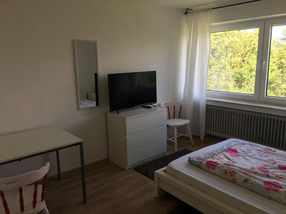 Mayen, Im Moehren, Privatzimmer Nr1, Waldrand, Naehe Nuerburgring & Burg Eltz, Gemeinschaftsbad Exterior photo